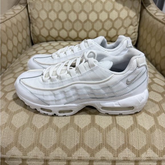 Nike Air Max 95 Triple White size 9.5 men’s - Picture 3 of 5